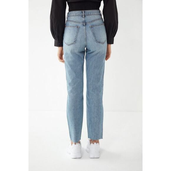 BDG Women's High-Waisted Slim Straight Jean Size 29 In Light Wash - Picture 4 of 12